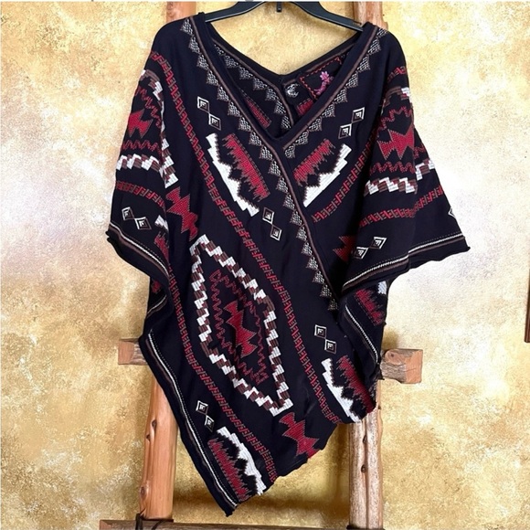 Johnny Was Accessories - Johnny Was Textured Poncho Size S